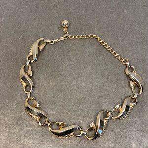 Tara vintage gold tone choker necklace